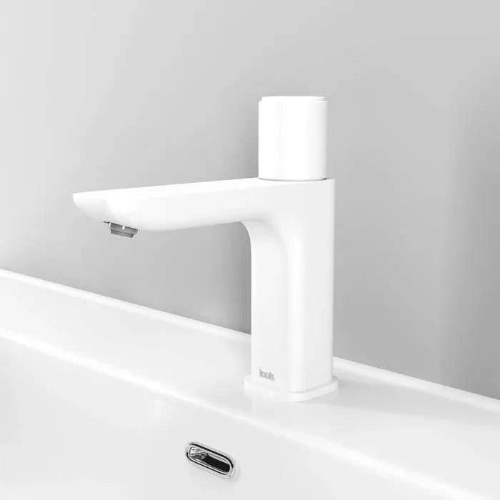 Смеситель Iddis Слайд (Slide) SLIWTBTi01 для раковины с кнопочным управлением Push Control белый матовый