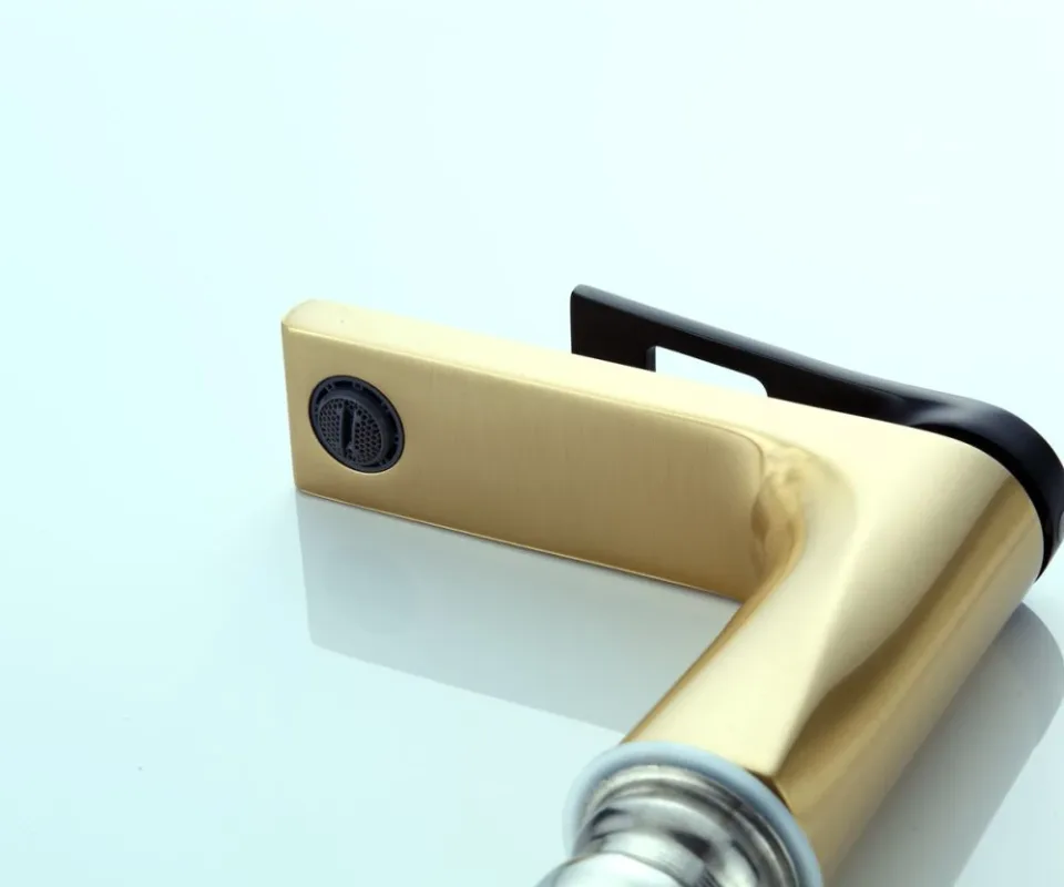 Смеситель Bronze DE Luxe Element EL02GB для раковины матовое золото/черный