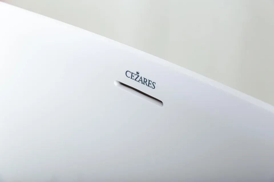Ванна из искусственного камня Solid Surface CEZARES CZR-STREAM-170-78-56-SSB