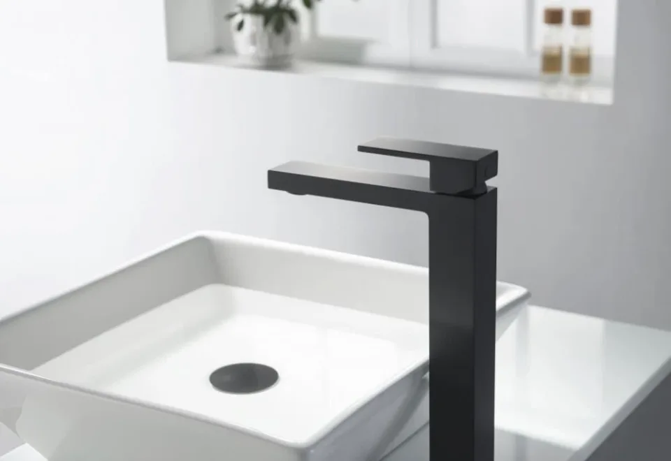 Смеситель Timo Selene 3061/03F для раковины черный