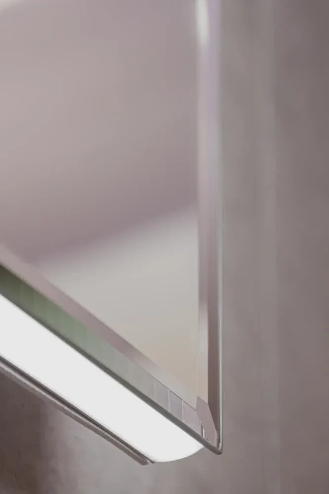 Зеркало Silver Mirrors Алмина 60*80 с Led-подсветкой сенсорный выключатель