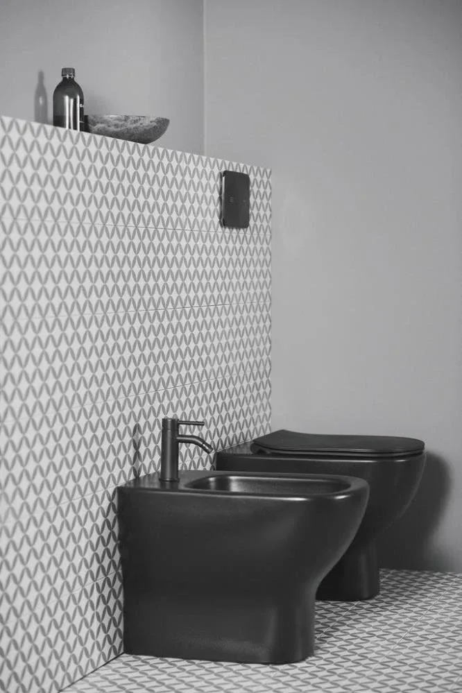 Напольное биде Ideal Standard Tesi 36*55 черное матовое