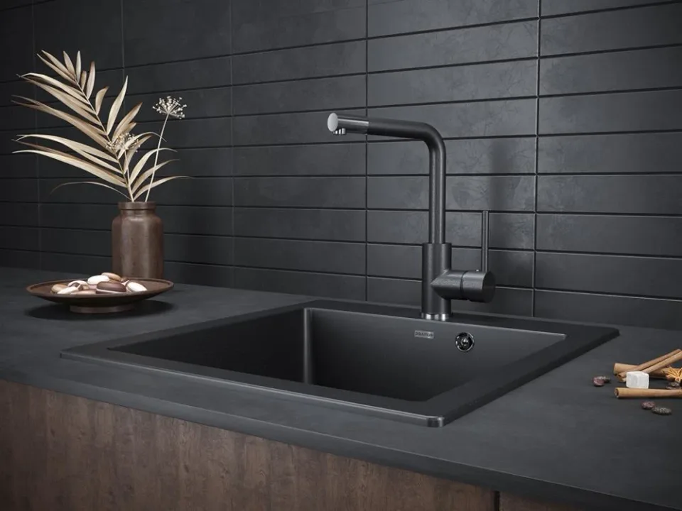 Смеситель Paulmark Honner Ho212018-418 для кухни черный металлик