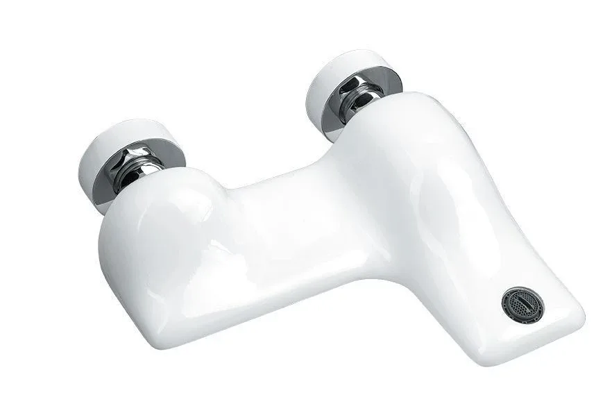 Смеситель Timo Helmi 4014/00-16Y для ванны и душа chrome white
