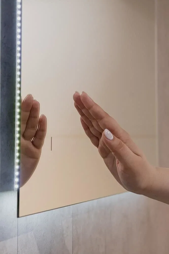 Зеркало Silver Mirrors Daster 70*90 с интерьерной Led-подсветкой инфракрасный выключатель
