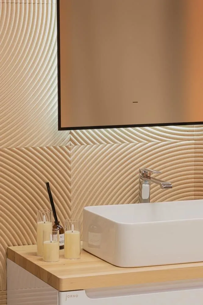 Зеркало Silver Mirrors Spell 60*70 с интерьерной Led-подсветкой, инфракрасный выключатель