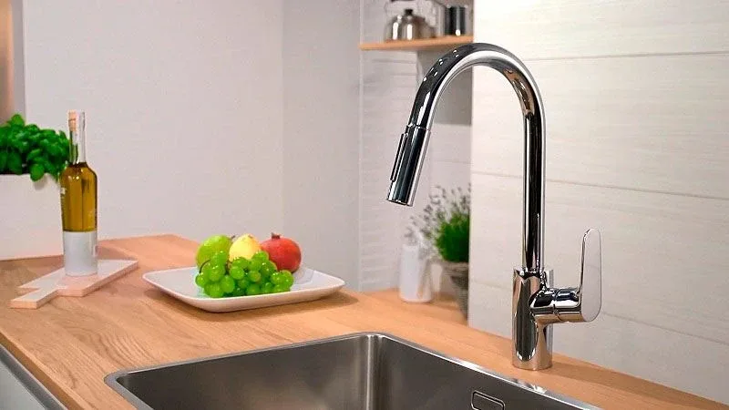 Смеситель Hansgrohe Focus 31815000 для кухни выдвижной излив хром
