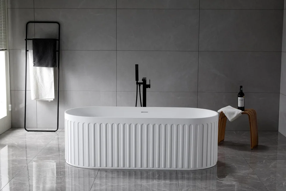 Ванна из искусственного камня Solid Surface BelBagno BB-BOHEME-170-75-55-SSB