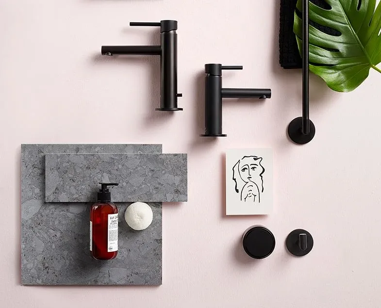 Смеситель Vitra Origin A4255636 для раковины черный матовый