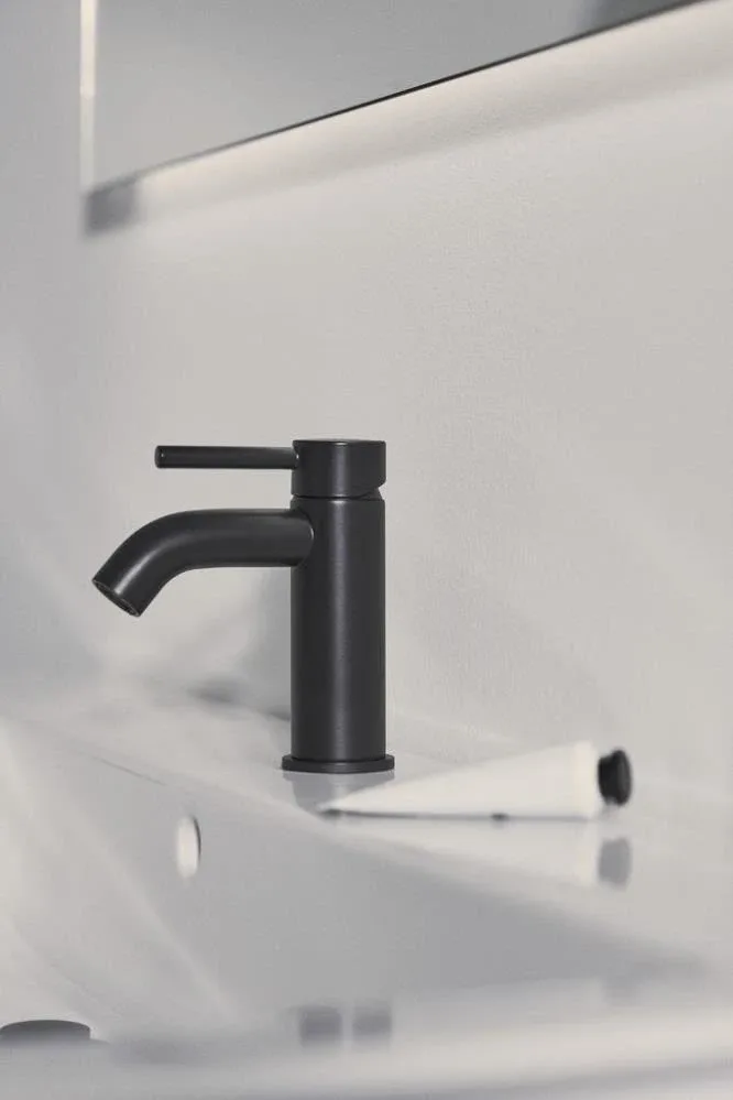 Смеситель Ideal Standard Ceraline BC268XG для раковины черный матовый