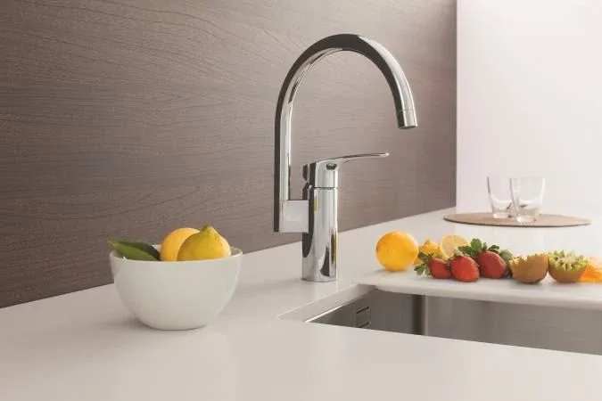 Смеситель Grohe Eurosmart New 33202003 для кухни хром