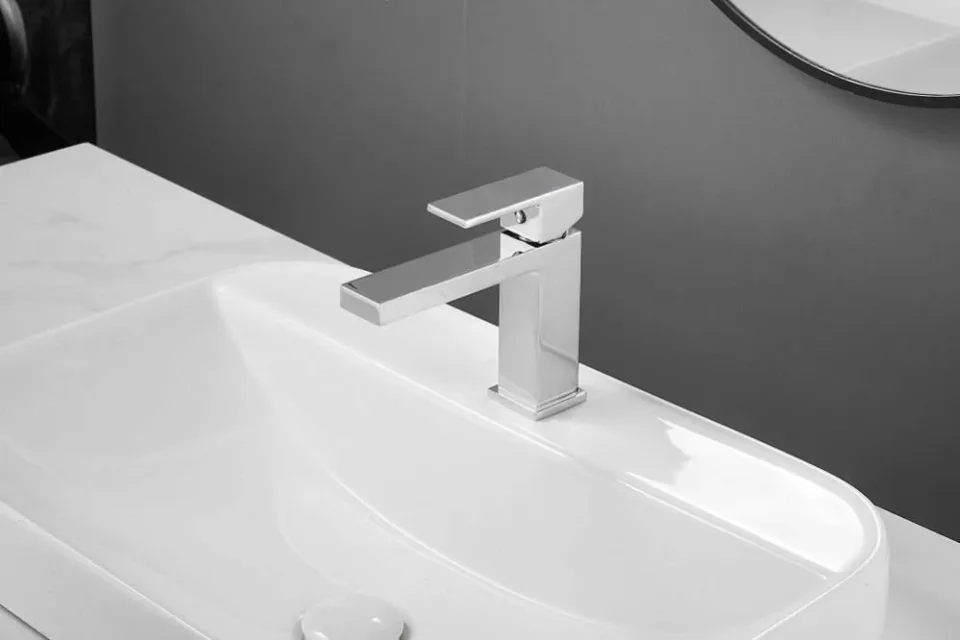 Смеситель Belz B10672 для раковины хром