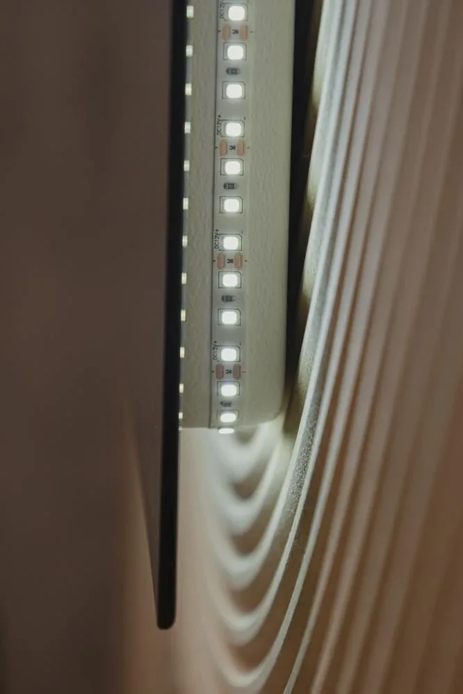 Зеркало Silver Mirrors Spell 60*100 с интерьерной Led-подсветкой, инфракрасный выключатель