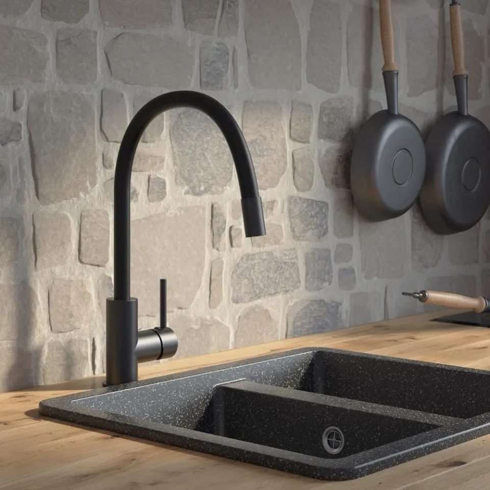 Смеситель Iddis Китчен 360 (Kitchen 360) K36BLJ0i05 для кухни гибкий излив черный матовый