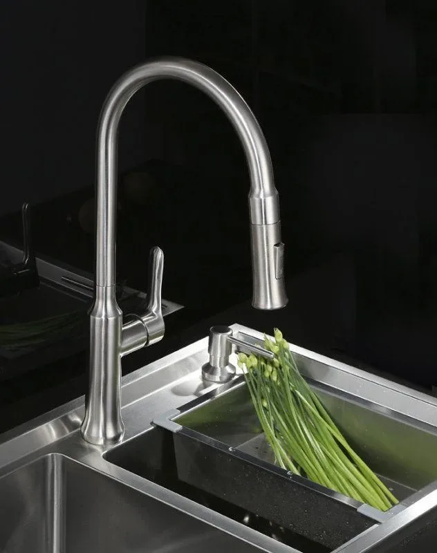 Смеситель BelBagno BB-LAM38-IN для кухни выдвижной излив,нержавеющая сталь,сатин