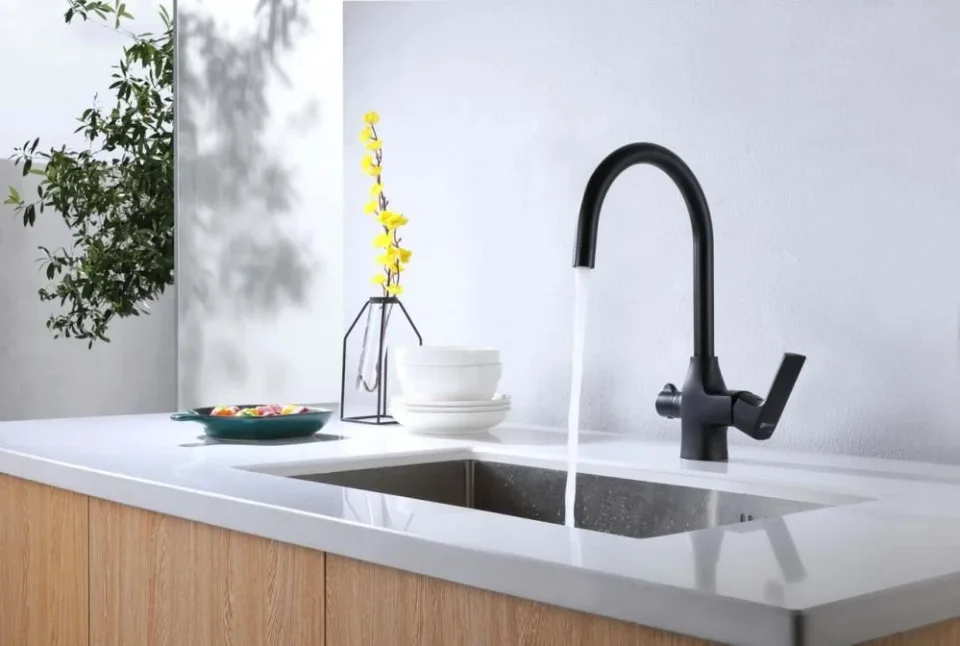 Смеситель Lemark Ursus LM7261BL для кухни с функцией подключения фильтра черный