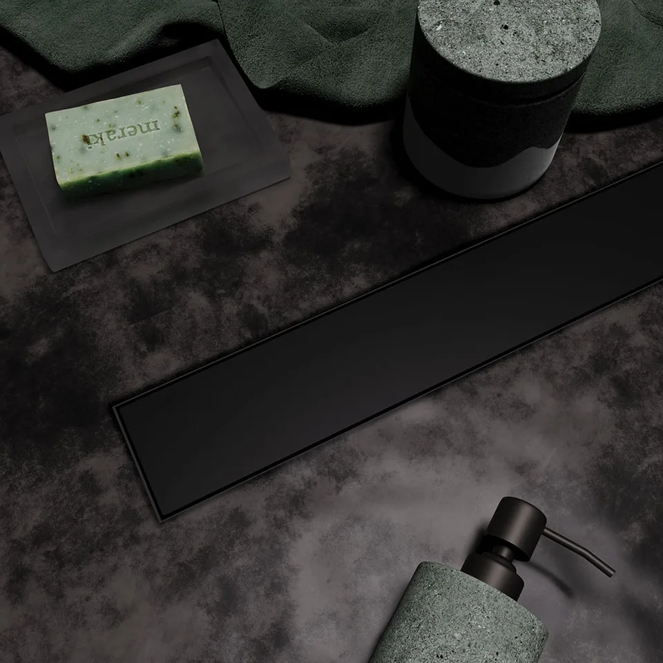 Душевой лоток Veconi Stesso Black 700