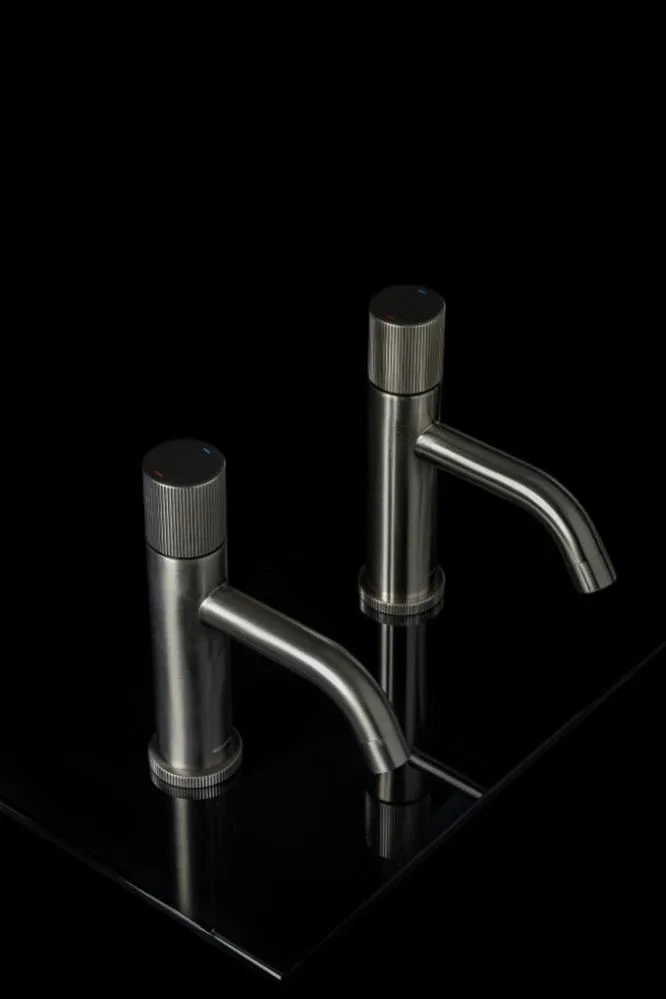 Смеситель Boheme Stick 121-NB.3 для раковины брашированный никель ручка Linea
