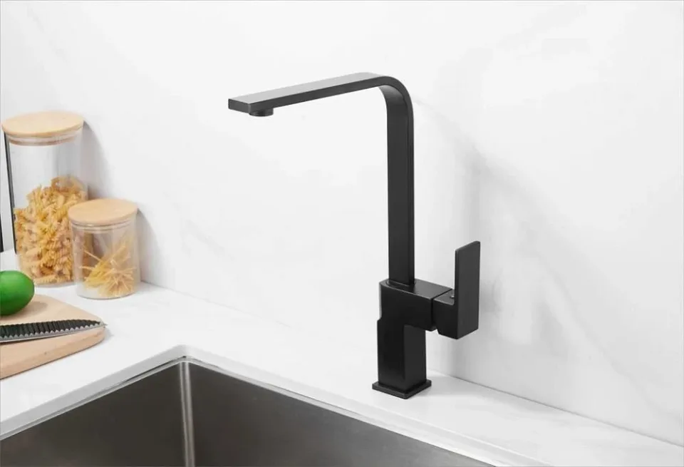 Смеситель Belz B70613-7 для кухни черный матовый